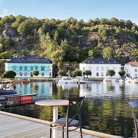 5 Person In Risor-by Traum *